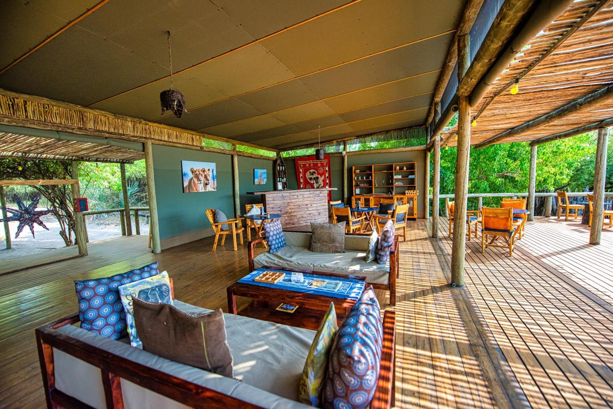 Semowi Lodge And Campsites Mirapene Bagian luar foto